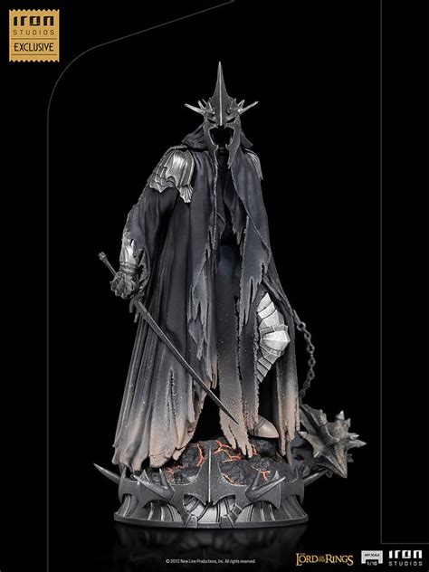 The attire of the witch king of angmar